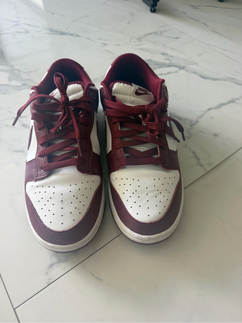 Nike Men’s Low-Top Sneakers in White and Burgundy